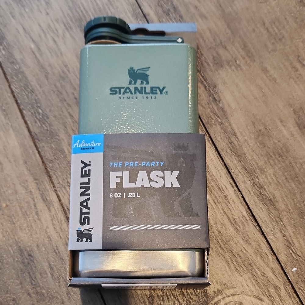 Stanley Olive Adventure  Pendergast Flask